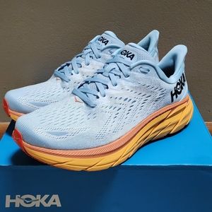 HOKA Clifton 8, women's 8.5 WIDE NWOT
